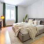 Noor - Sleep Better Here! Oasis Of Well-being Апартаменти